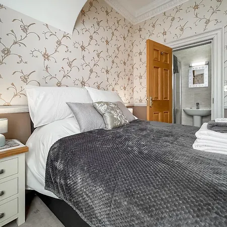 Little Pannett View * Whitby